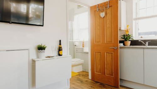 Superb Guest Suite in Caldicot with Parking - Foto 3