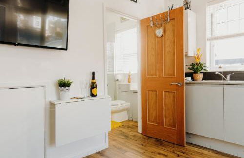 Superb Guest Suite in Caldicot with Parking - Foto 3