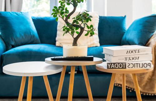 Three Bed House - Parking - Garden - Fast Wi-Fi 19LL - Foto 8