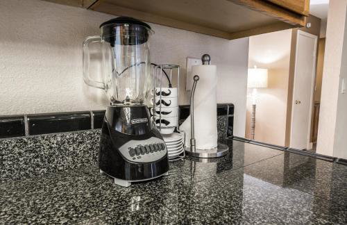 Private Oasis with Pool - Foto 44