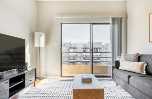 N Hollywood 2BR w Gym Pool nr TJ Shops LAX-591 - Foto 1