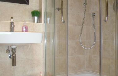 The Beach House & Porth Sands Apartments - Photo 56