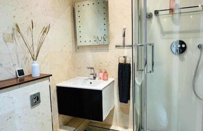 Entire house with garden 5 mins from the tube - Foto 24