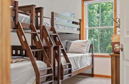 Maple Oasis by Avantstay Newly Built w/ Hot Tub, Game Room & Fire Pit - Foto 52