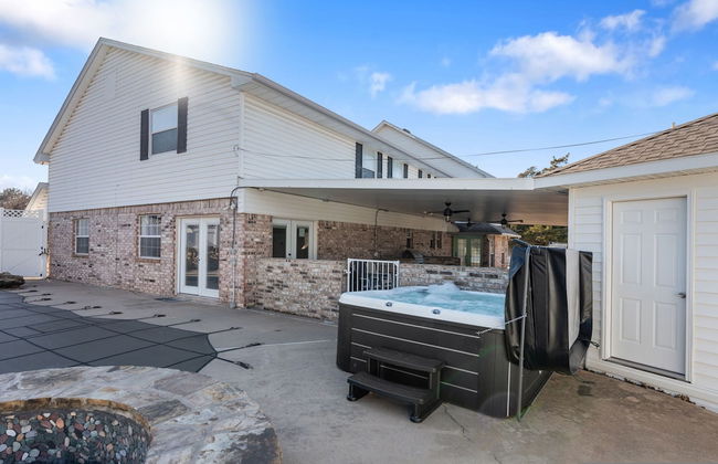 Spacious Lakefront View With Hot Tub and Pool NH - Photo 13