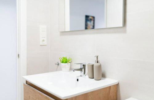 Descubre Granada Piso en el Centro de la Ciudad - Foto 10