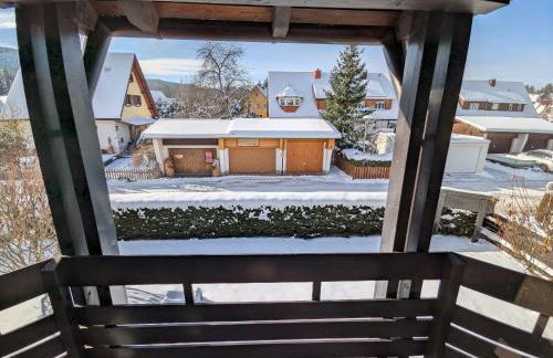 Schwarzwaldmarie in Titisee mit Badewanne Sonnenbalkon TG-Stellplatz Küche - Foto 14