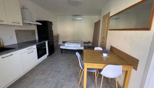 Studio tout équipé à la nuitée ou plus,proche aéroport Bastia - Foto 2