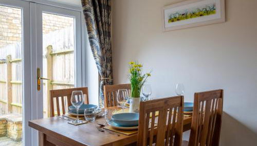 Bumble Cottage - Photo 4, Garden view