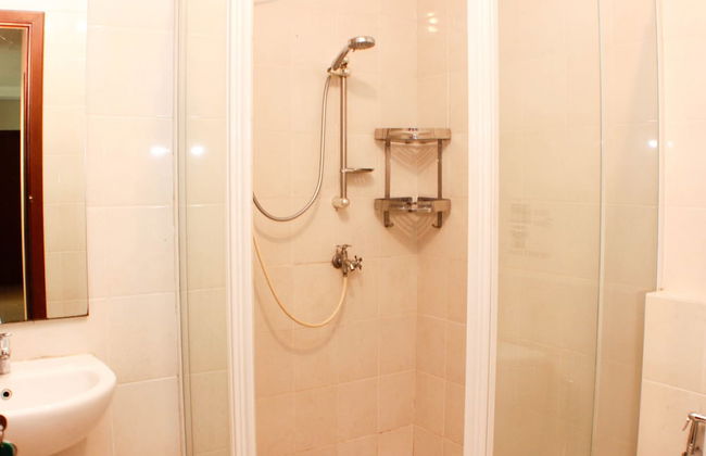 Great Location And Comfy 2Br Apartment At Thamrin Residence - Photo 13