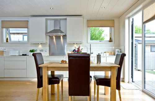 Amber Lodge, Strawberryfield Park - Hot Tub - Free WiFi & Parking - Photo 10