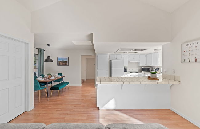 Delightful 4BR Home Nr Downtown Reno w Fireplace - Foto 21