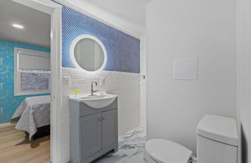 Sunshine House #2-Selfie-Friendly - Steps to Beach - Foto 8