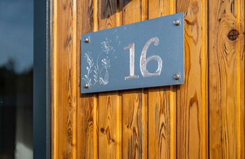 Side-by-Side Tiny Houses - Foto 52