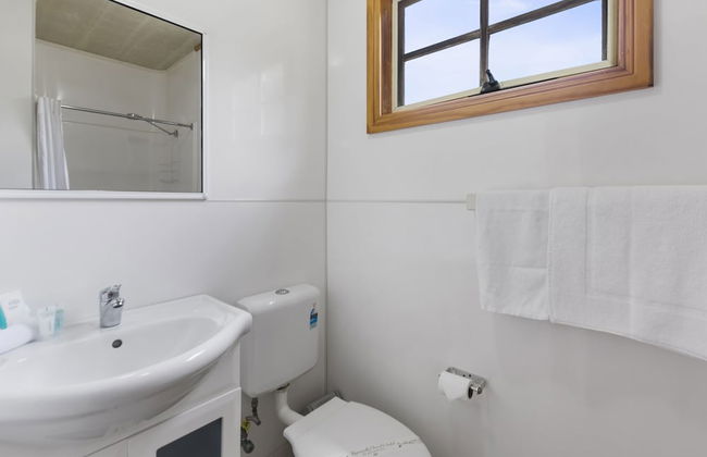 Wairo Beach Holiday Park - Photo 75