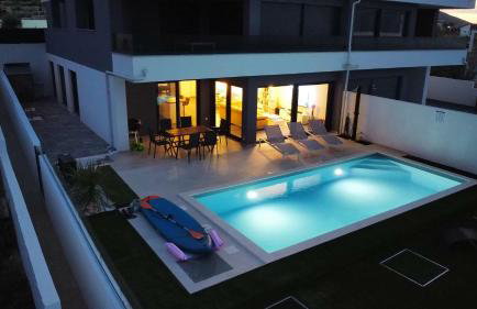 Luxury Beach Apartment Adria with Private Pool and Sea View - Photo 43