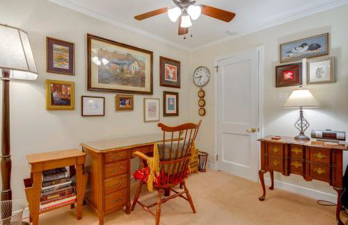 Hike, Sip and Explore! Blue Ridge Mtn Cabin with Porch - Foto 18