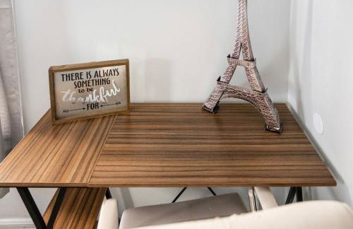 Euclid Near Lake Erie Cleveland king bed - Foto 5