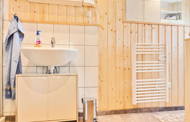 Holiday Home With Large Garden and Terrace - Foto 17