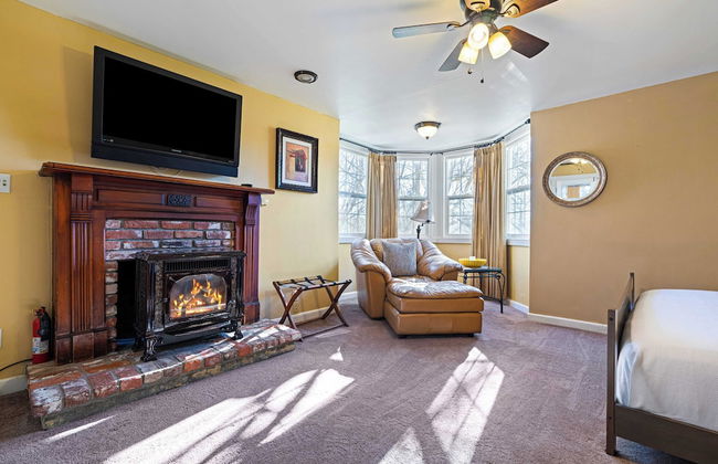 Victorian Manor In Paso Robles Wine Country + Pool, Hot Tub, Firepit, Tennis Court Sleeps 28 - Photo 65