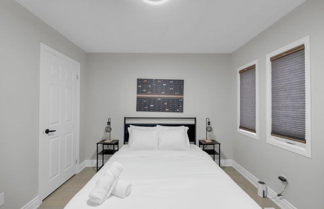 Beautiful House - On A Quiet Street - Photo 5