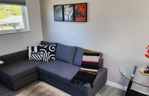 Modern Furnished Retreat - Photo 13