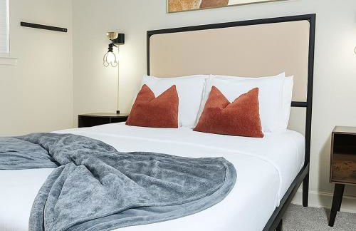 Saltwater Pool 2BR Near Galleria Walkable, Stylish & Central Marquee Uptown - Foto 17