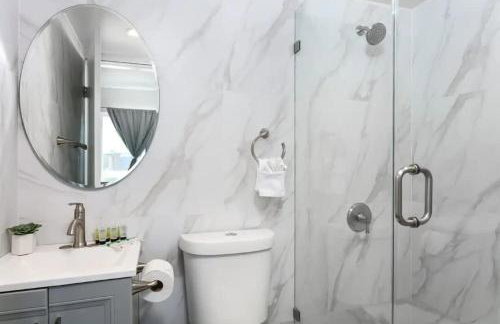 Luxury 3BR Condo Near Americana and Galleria - Foto 22