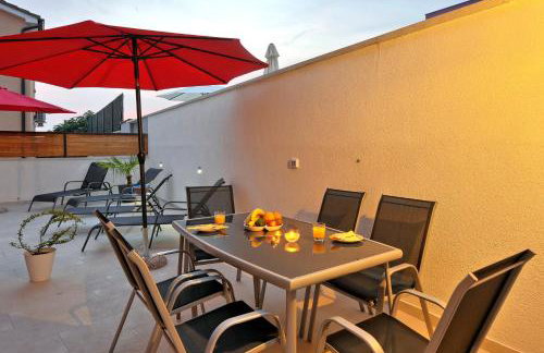 Villa with private pool in village Jadreški - Foto 2