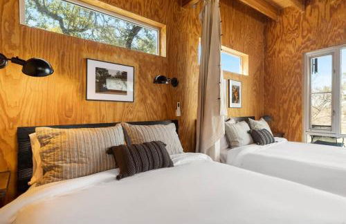 Luxury Riverfront Retreat - 6 Cabins - Private Pool - Photo 55