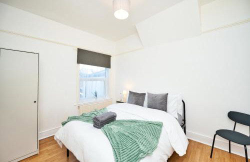 Spacious 2-Bed Leyton Flat Near Olympic Park - Foto 3