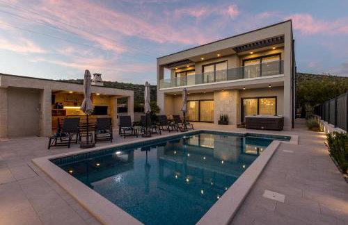 Luxury Villa Diana with heated pool and jacuzzi - Foto 55