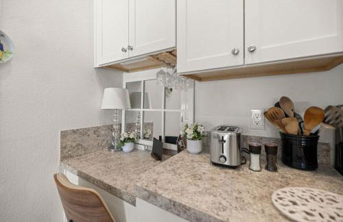 Cozy 2BR in The Villages With BBQ and 4 Seaters Golfcart King Bed - Foto 19