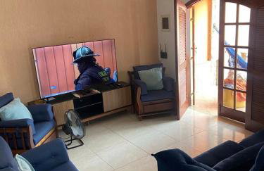 Casa Espaçosa com Piscina, 3 Quartos e Wi-Fi - Foto 4