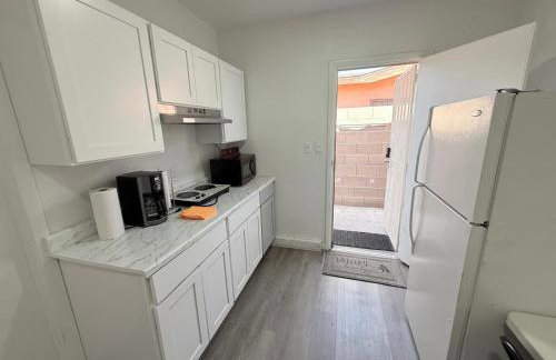Vegas Apt 8 Mins to The Strip - Free Parking - Foto 6