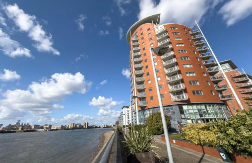 Stunning Thames View 2-Bedroom Apartment 2 Baths & 2 Balconies Sleeps 6 - Foto 18