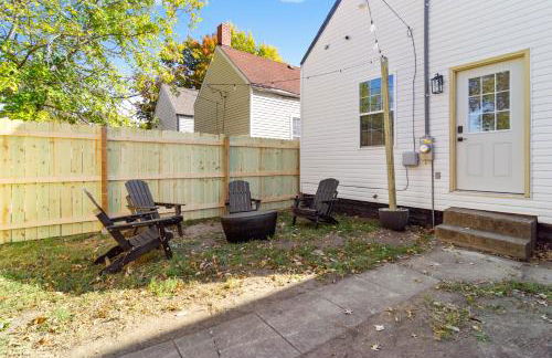 Uptown Haven Walkable Home with Bikes and Firepit near Downtown - Foto 35