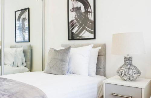 5 Bedroom House , Free Parking , Pool Table , Arcade Machine , Garden , Sleeps 9 , Offers , Ideal For Contractors , Families , Long Term Stays - Foto 25