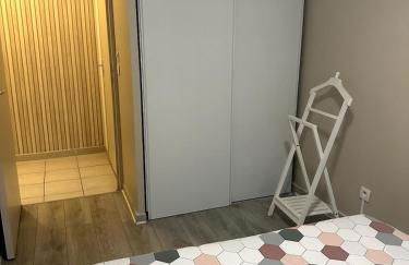 Appart Lumineux 2ch proche Près d'Arènes avec wifi tv et patio - Foto 14