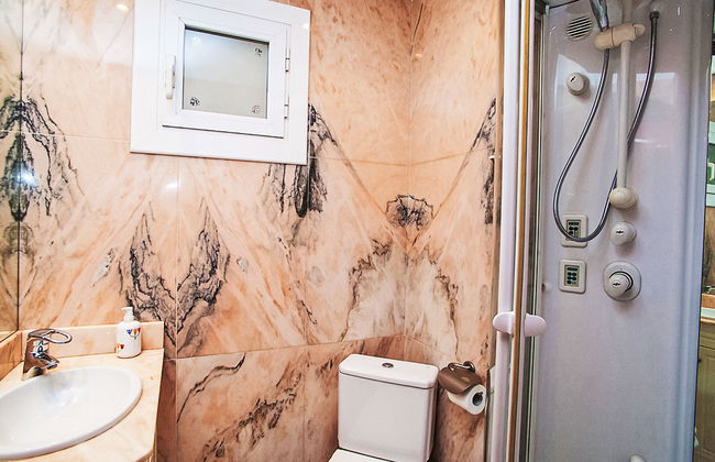 3 bedroom Apartment in Barcelona - Photo 12