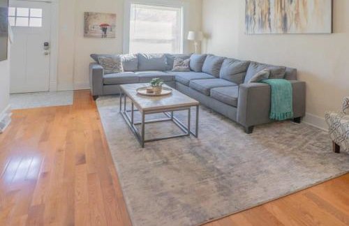 3BR-2BA Townhome TGE Neighborhood ABODEbucks - Foto 5