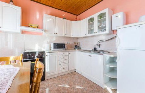 1 Bedroom Awesome Apartment In Dinjiska - Foto 13