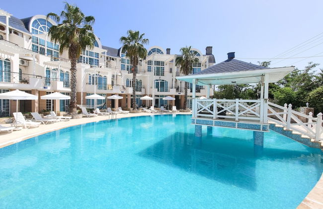 Seahorse Deluxe Hotel - Photo 30