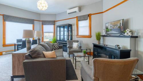 Rustic 3-Bedroom, 1.5-Bath Oasis by Downtown - Foto 2