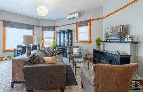 Rustic 3-Bedroom, 1.5-Bath Oasis by Downtown - Foto 2