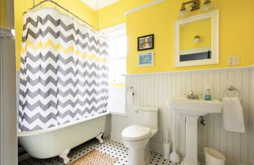 Hudson Valley Retreat in Downtown Hudson, NY - Sleeps 16-20 - Foto 29