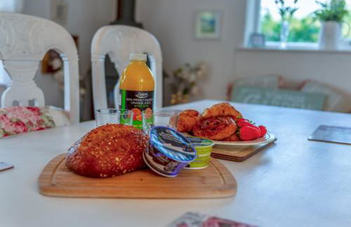 Charming 17th Cent Secluded Country Cottage Garden - Pass the Keys - Photo 9