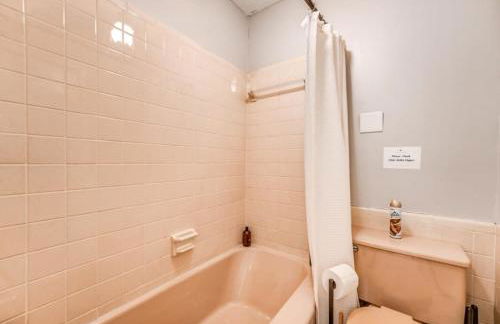 Near the Airport and Graceland Holmesdale Hideout - Foto 30