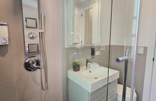 Bright Modern 2-bedroom apartment - Prime Astorioa - near subway - Foto 7