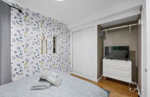 Garden Oasis Cozy Home Near Bart Shop with Parking - Photo 42